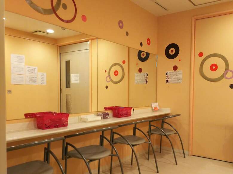 Capsule Hotel B&s Eco-cube Shinsaibashi
