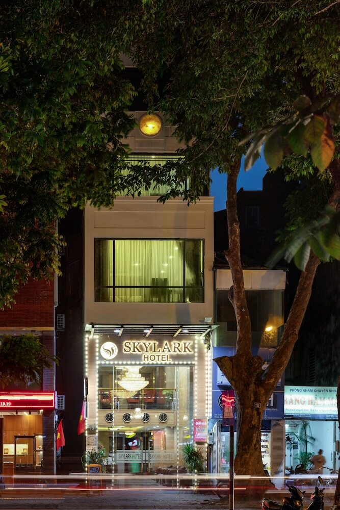 Skylark Hotel