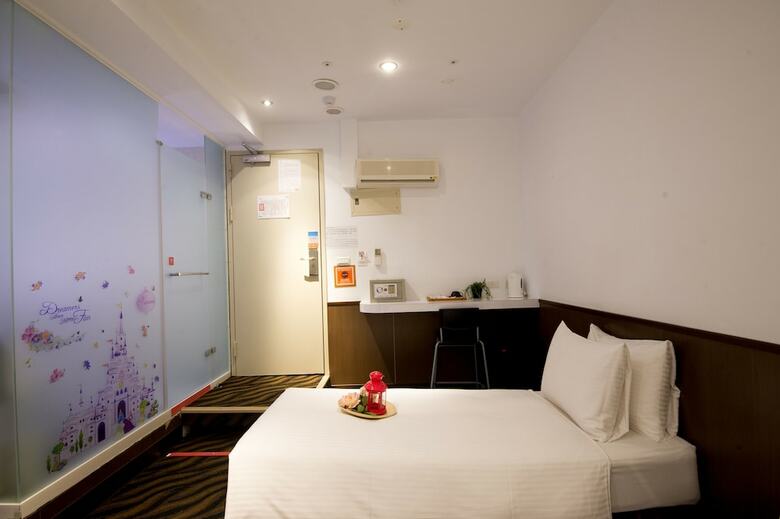 Ximen Holiday Fun Hotel