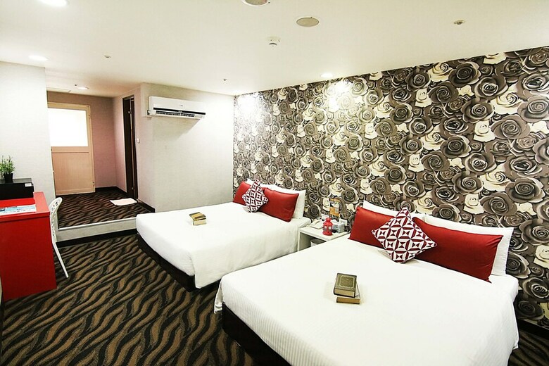 Starry Night Hotel
