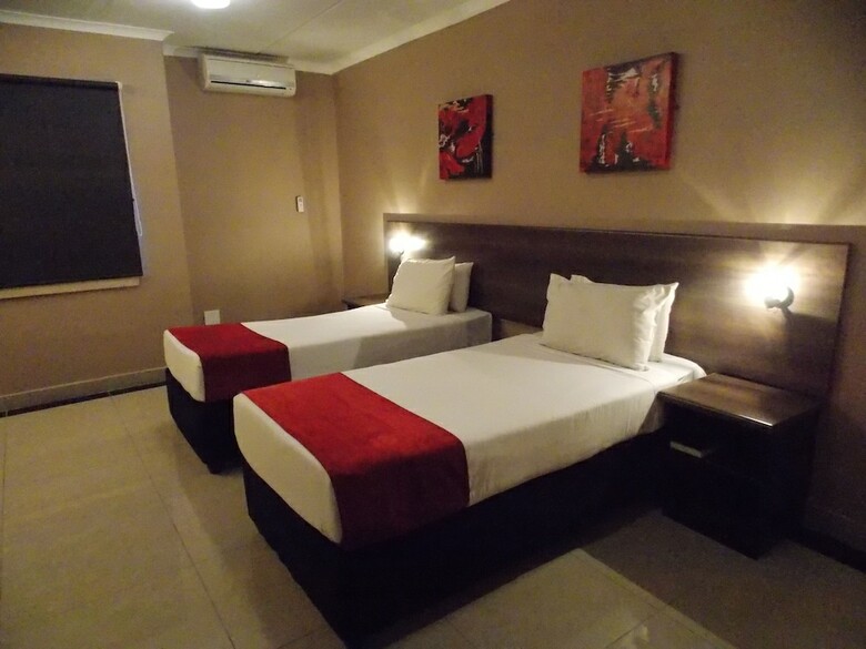 Sierra Square Hotel