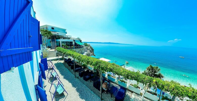 Beach Hotel