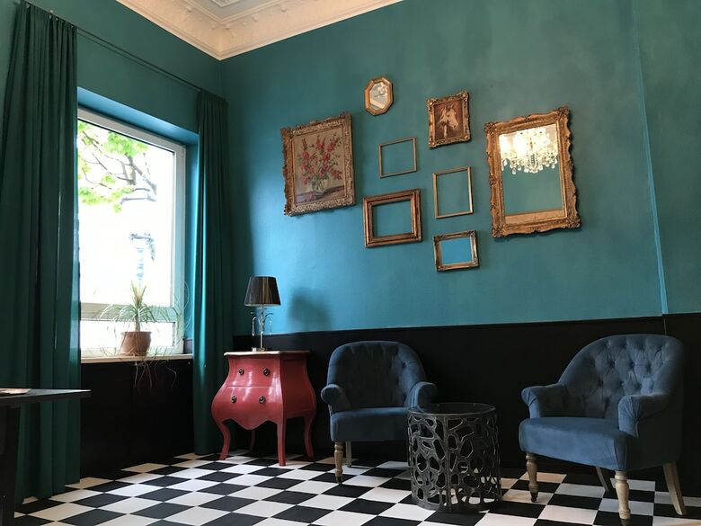 Hotel Mystique