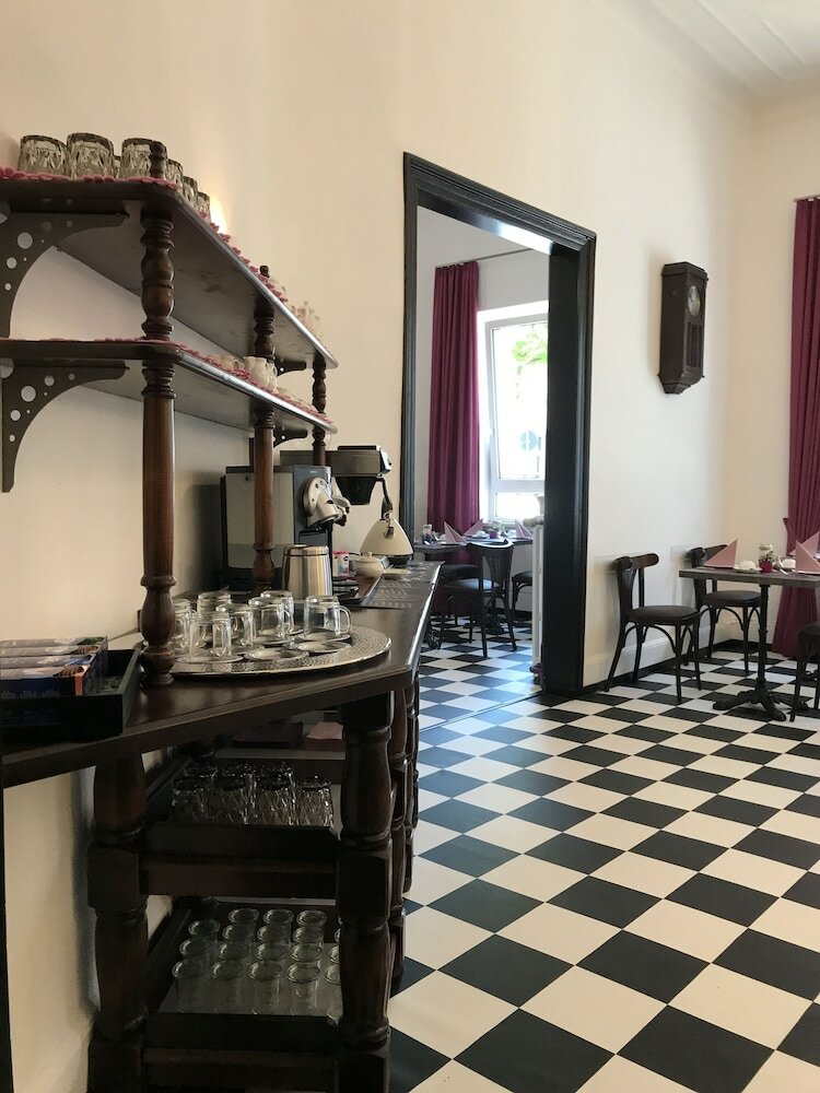 Hotel Mystique