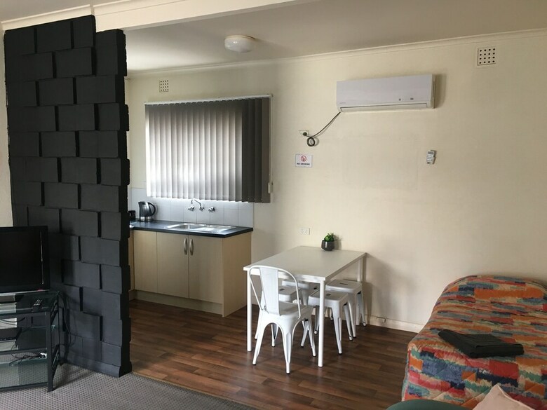 Hello Adelaide Motel And Apartments
