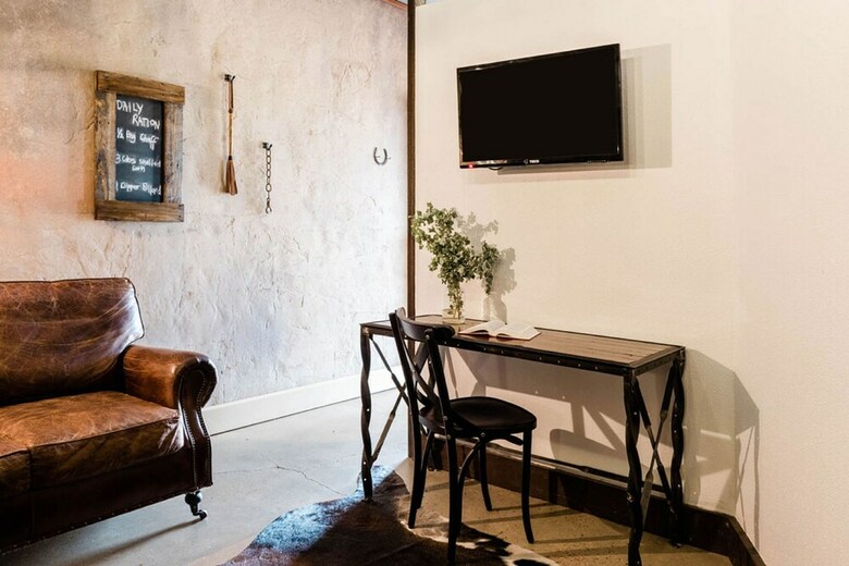 Posada Saltbush Retreat