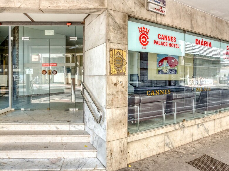 Oyo Cannes Palace Hotel