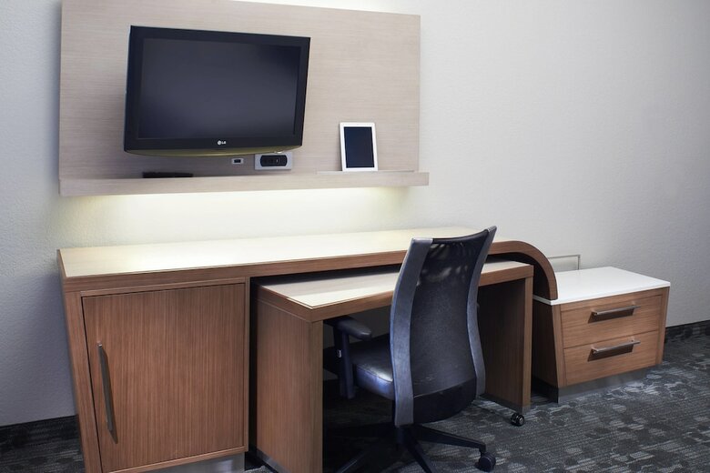 Hotel Courtyard By Marriott Cleveland Airport North