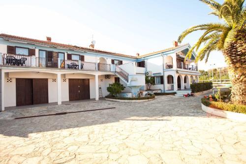 Apartments Villa Delfin
