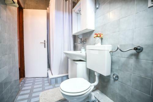 Hostal Apartments And Rooms Sinka