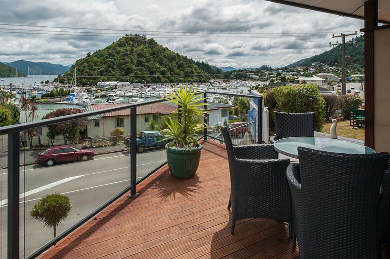 Harbour View Motel