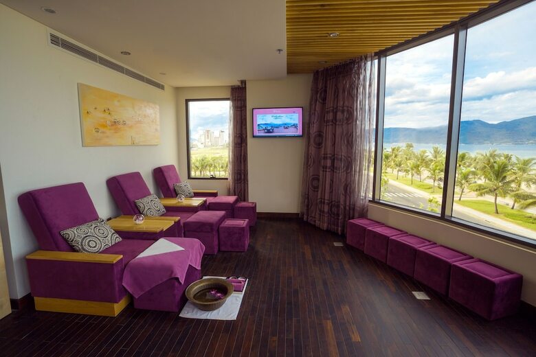 Holiday Beach Danang Hotel & Resort
