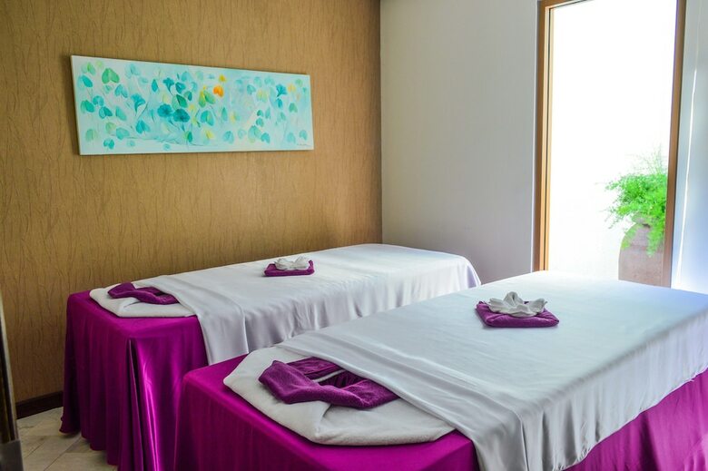 Holiday Beach Danang Hotel & Resort