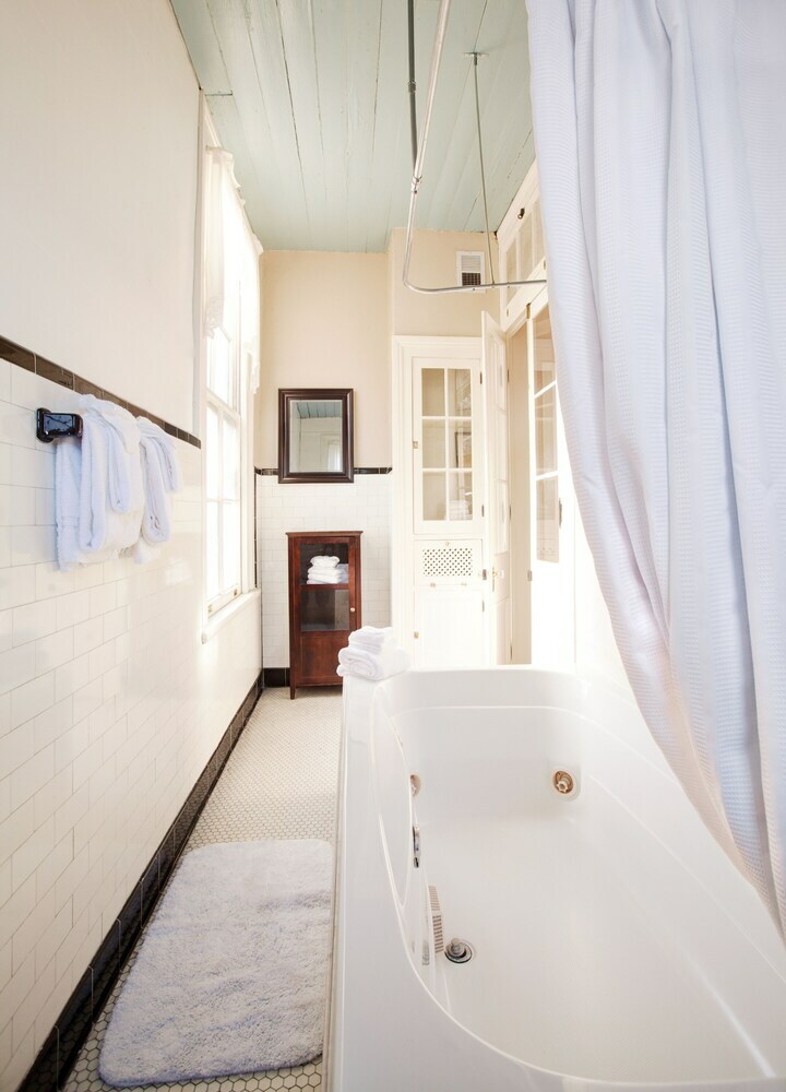 Bed & Breakfast Degas House