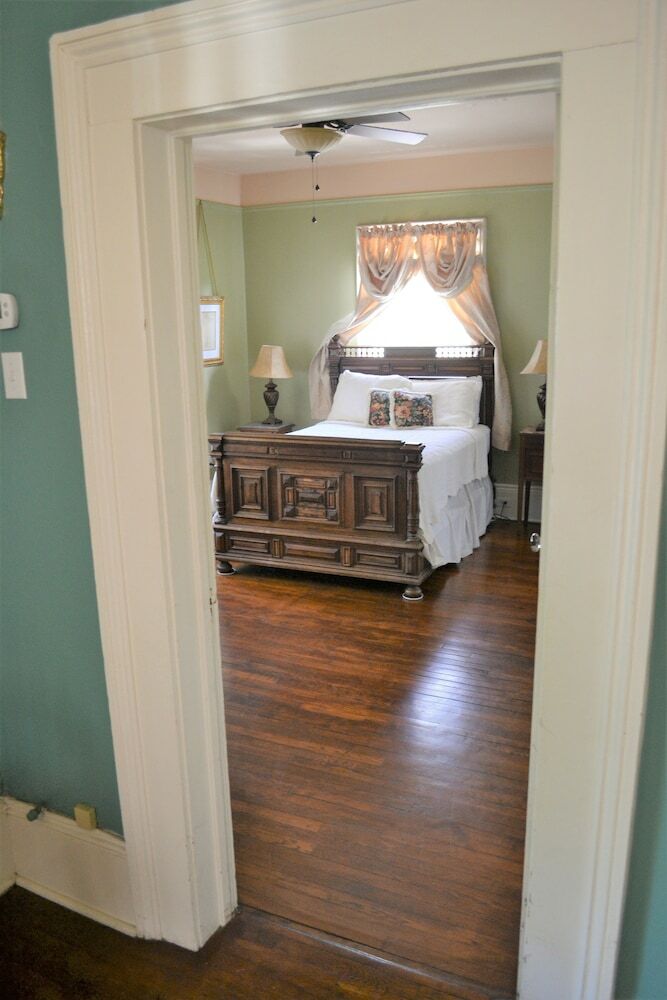 Bed & Breakfast Degas House