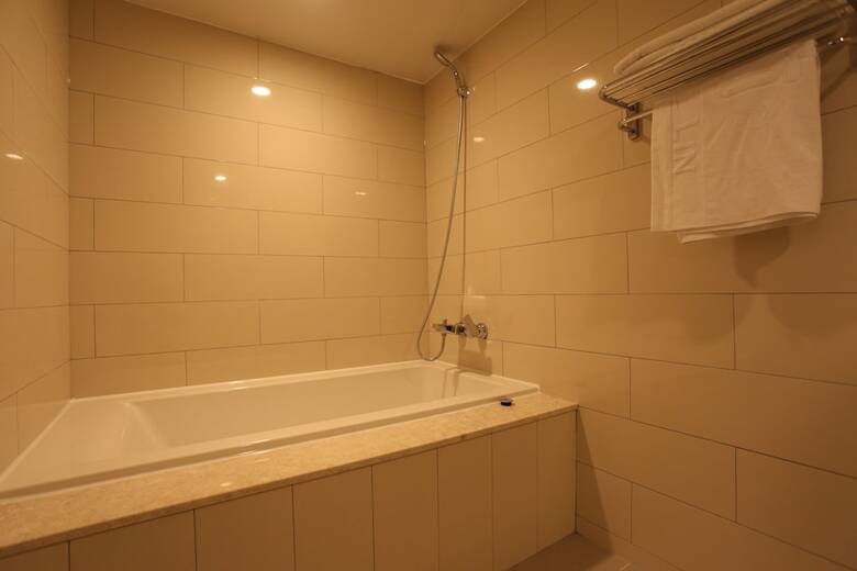Lin Hotel
