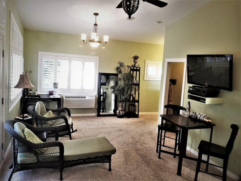 Bed & Breakfast Along River Ridge