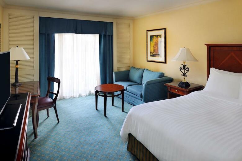 Cairo Marriott Hotel & Omar Khayyam Casino