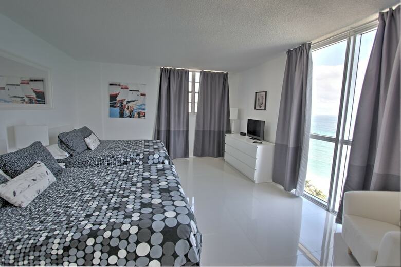 Hollywood Condos