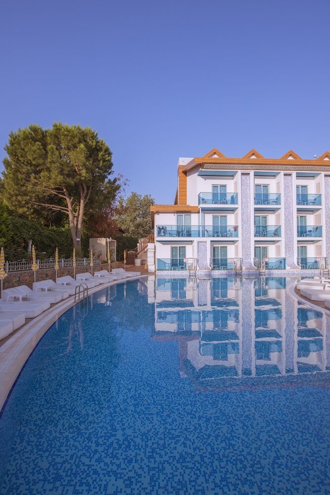 Ocean Blue High Class Hotel