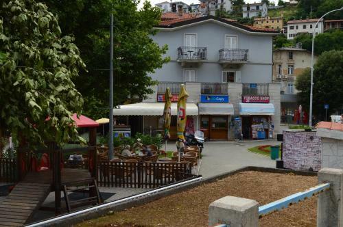 Apartments Zlatko