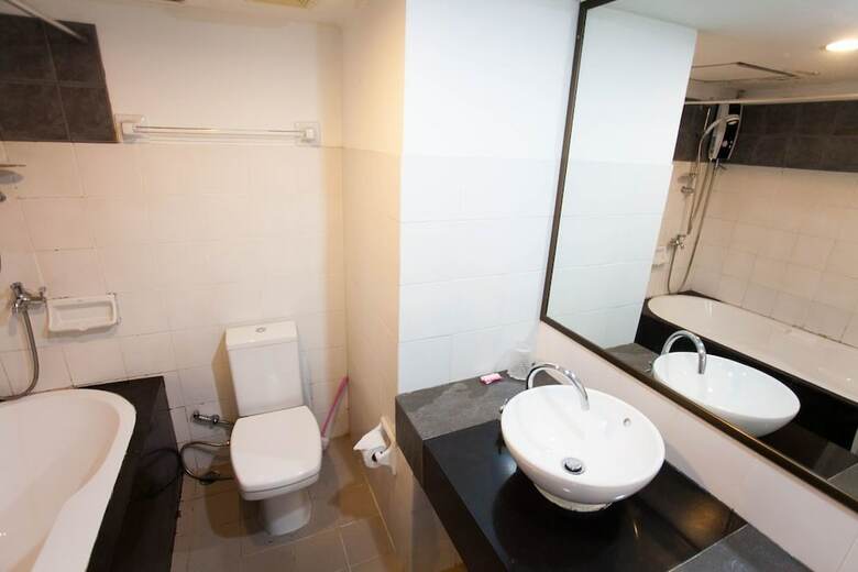 Apartamentos Galare Thong Tower