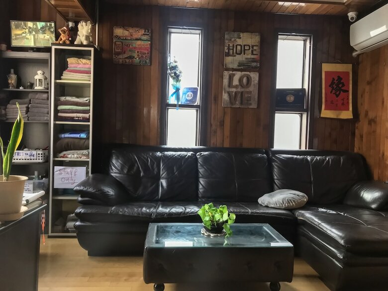 Hostal Chingu Guesthouse