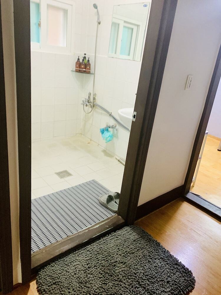 Hostal Chingu Guesthouse