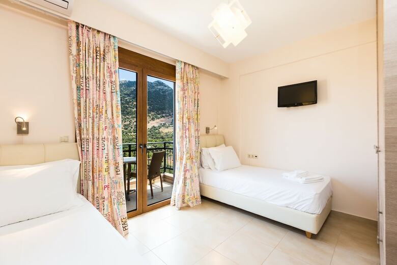 Aparthotel Pantheon Villas & Suites