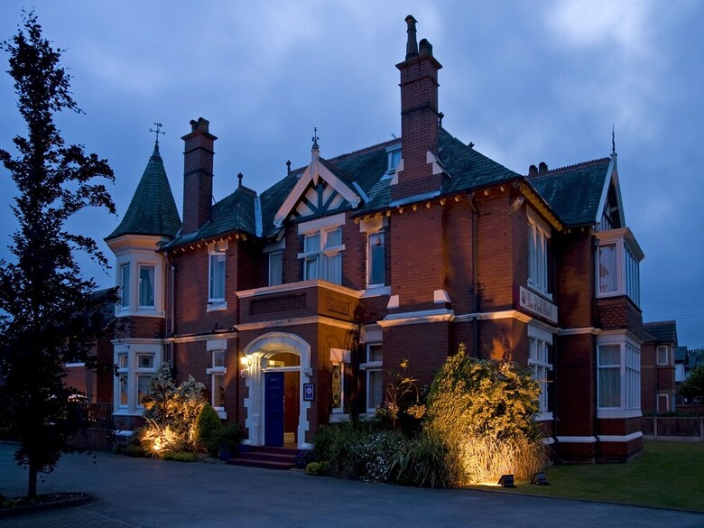 Trivelles Park Hotel