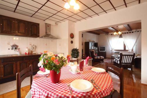 Apartment ?ume Pjevaju