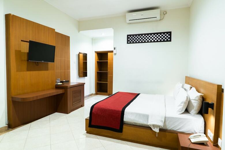 Maxi Hotel & Spa
