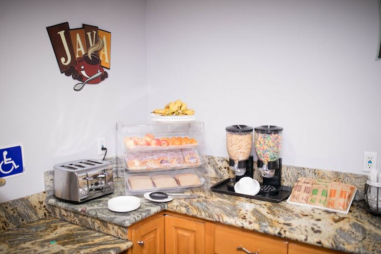 Motel Rodeway Inn & Suites