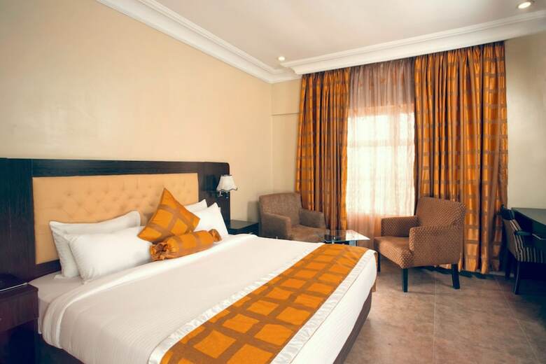 D Palms Airport Hotel