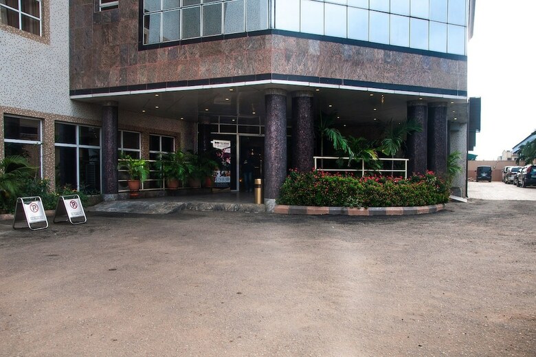 D Palms Airport Hotel