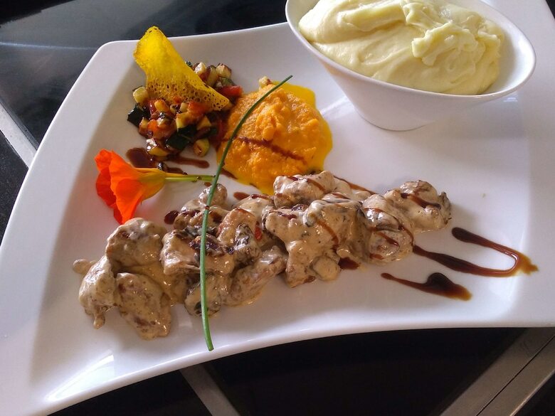 Hotel Kyriad Saint Chely D'apcher - Aire de La Loz�re
