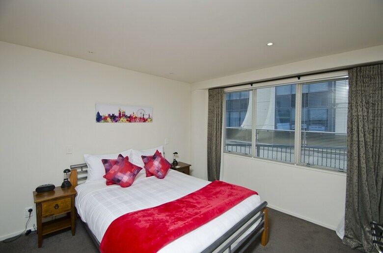 Aparthotel The Pavilions Beachfront Apartments