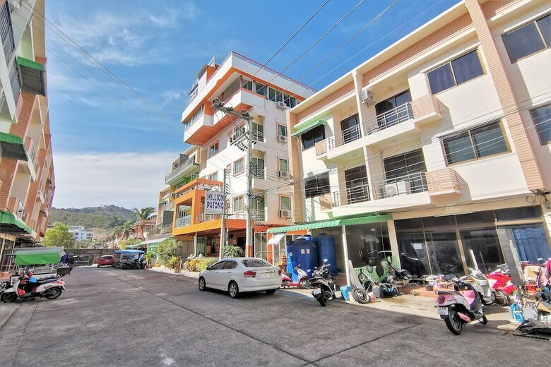 Hotel Oyo 485 Million Patong Beach Resort