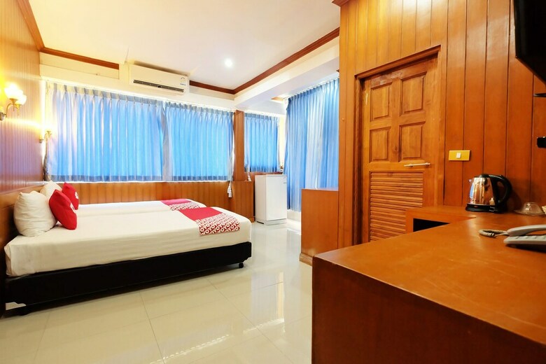 Hotel Oyo 485 Million Patong Beach Resort
