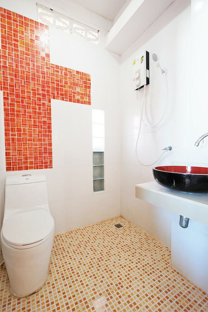 Hotel Oyo 485 Million Patong Beach Resort