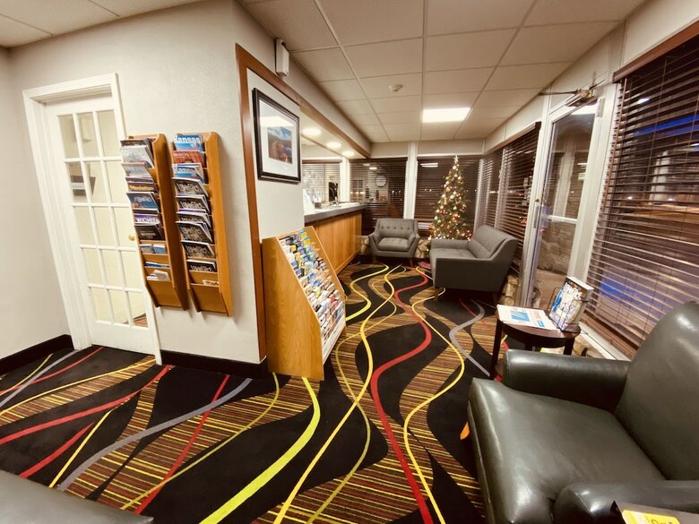Motel Super 8 By Wyndham Lawrence Ku