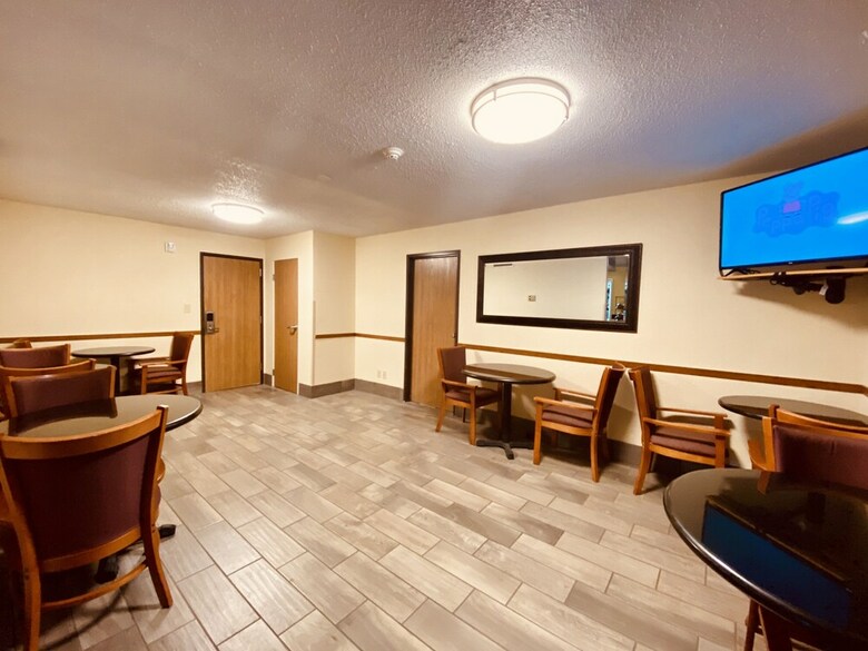 Motel Super 8 By Wyndham Lawrence Ku