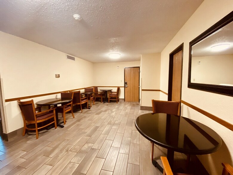 Motel Super 8 By Wyndham Lawrence Ku