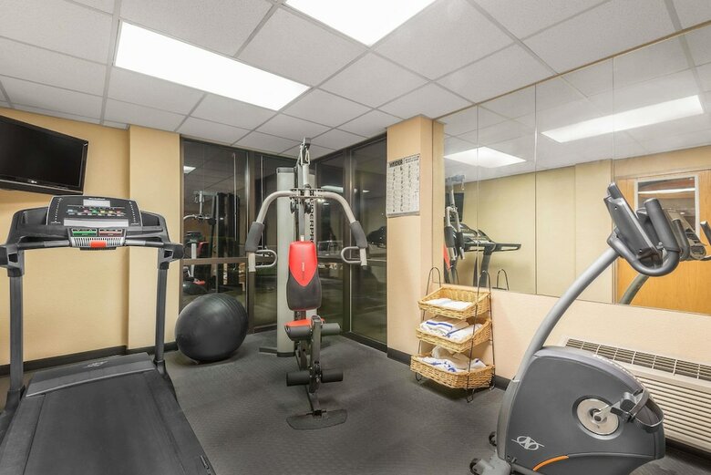 Hotel Ramada By Wyndham Columbus North
