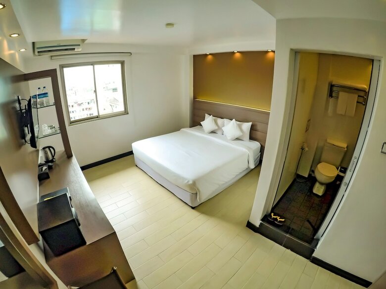 Hotel Clover City Center Plus