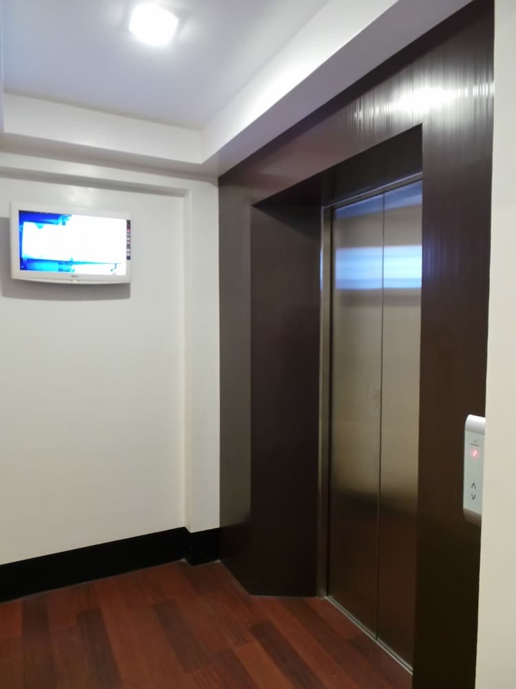Hotel Clover City Center Plus