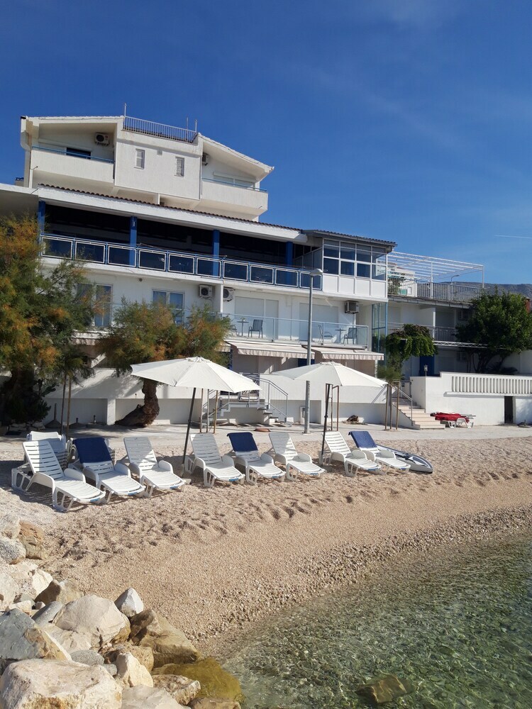 Posada Beachfront Apartmants Zanic