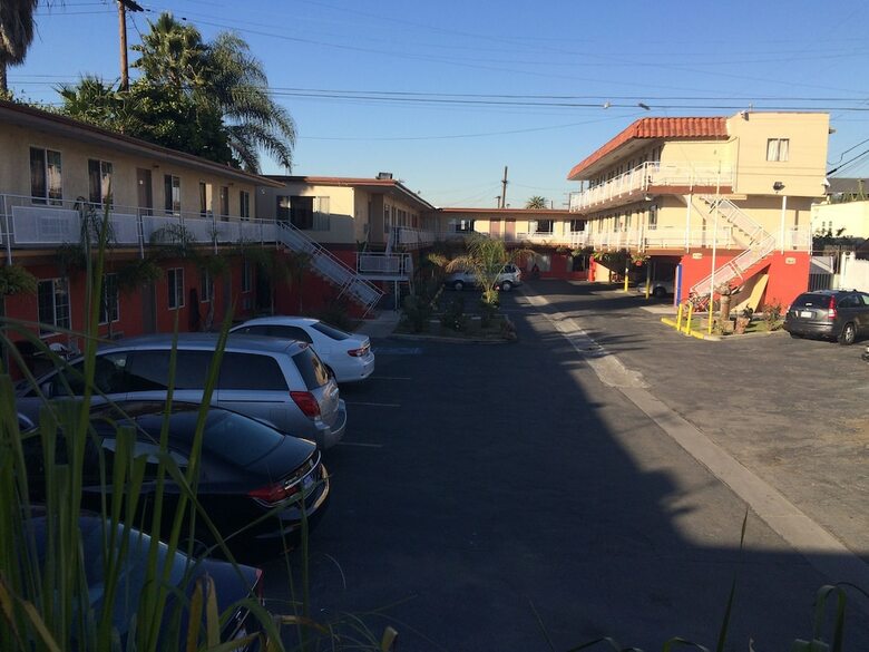 Long Beach Motel