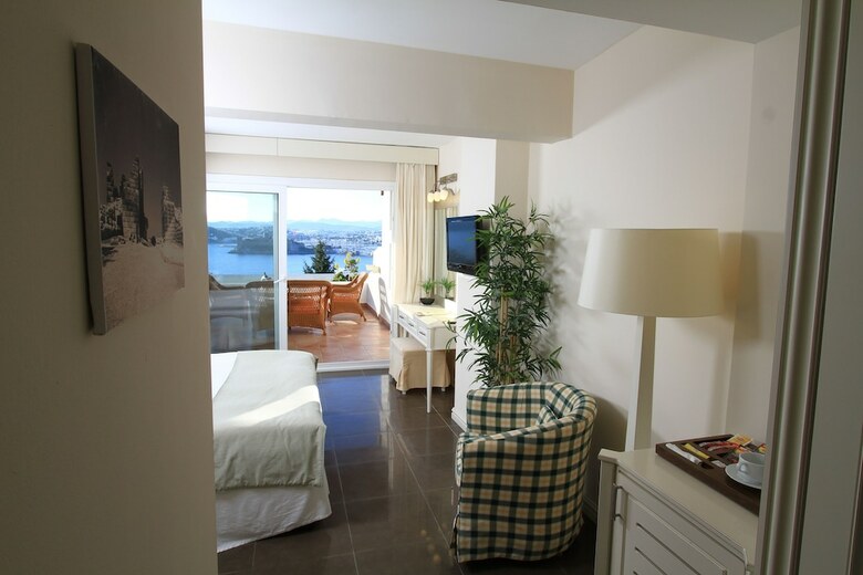 Hotel Manastir And Suites