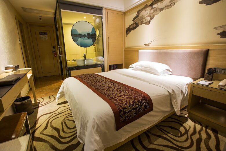 Xinghe Xianjiang Hotel (Railway Station Branch)